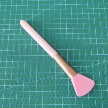 Силиконовая лопатка для клея (розовый) 1 шт