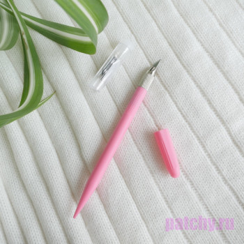 Нож для резки бумаги (прорезиненный, 12 сменных лезвий) розовый