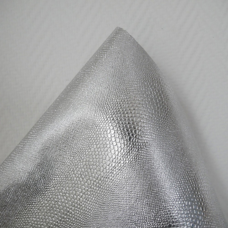 Кожзам металл змея серебро 30 х 70 см